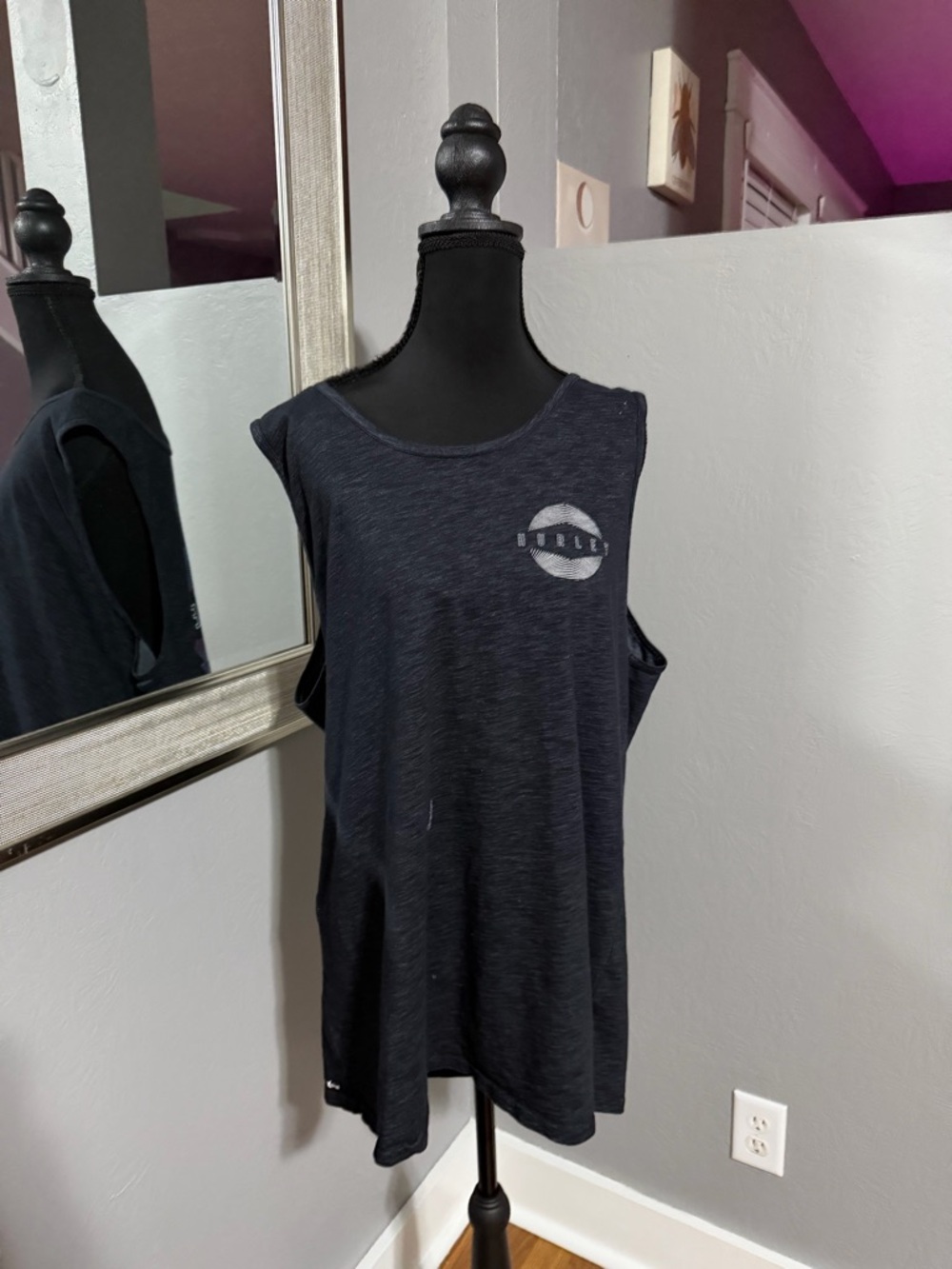 Buckle 4 Shirt Bundle Size XL. Includes 2 Hurley, 1 Oakley, & 1 Veece. - Picture 7 of 12